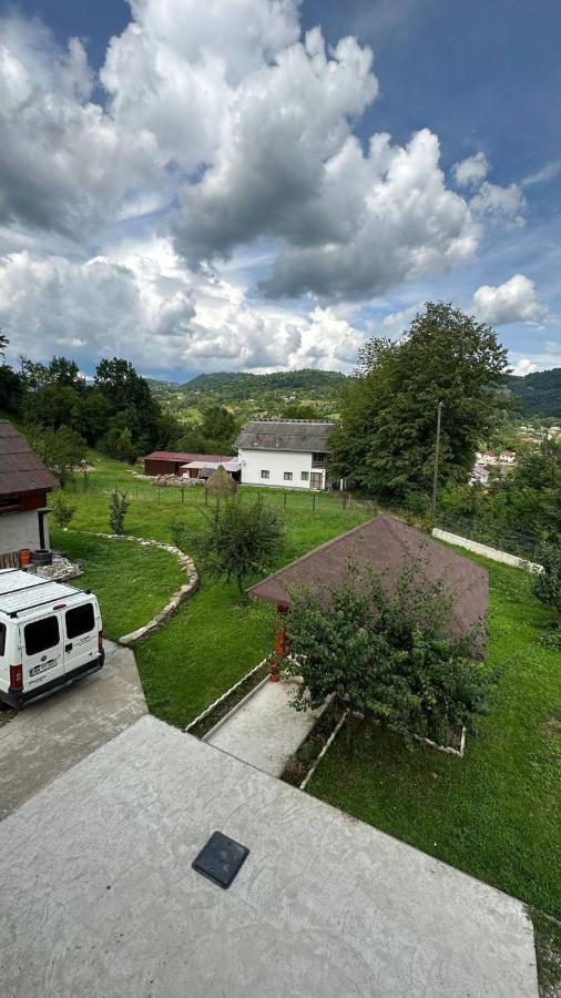 Casa M&M Lägenhet Vişeu de Sus Exteriör bild