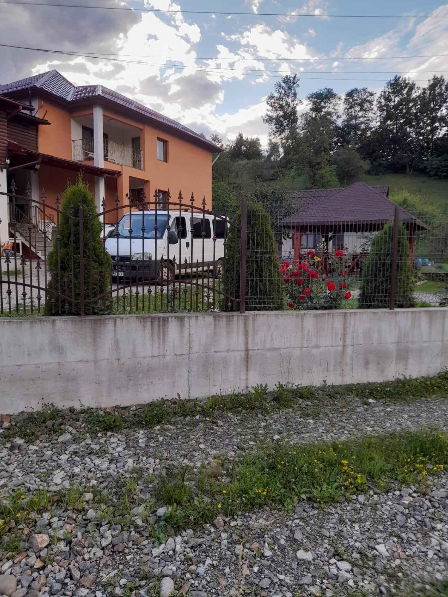Casa M&M Lägenhet Vişeu de Sus Exteriör bild